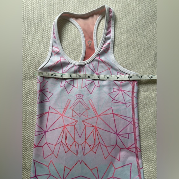 Ivviva Geometric Pink and White Tank Top - Picture 3 of 5